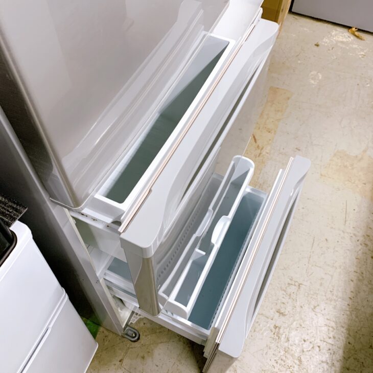 J025  ★6ヶ月保証★3ドア冷蔵庫★TOSHIBA  GR-H34S(S)  2015年製 J025 ☆6ヶ月保証☆3ドア冷蔵庫☆TOSHIBA GR-H34S(S) 2015年
