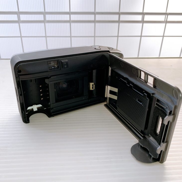 フィルムカメラ KONICA BiG mini BM-310Z F1205-315-23v p 東京都世田谷区下北沢でKonica Big mini BM-310Z フィルムカメラ 使用