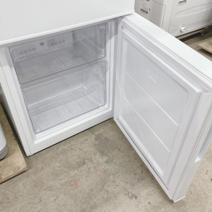 【RKGRE-625】特価！ニトリ/140L 2ドア冷凍冷蔵庫/NTR-140WH/中古品/2025年製/店頭引取推奨商品/弊社近隣配達も可 RKGRE-625】特価！ニトリ/140L 2ドア冷凍冷蔵庫/NTR-140WH/中古品/2025