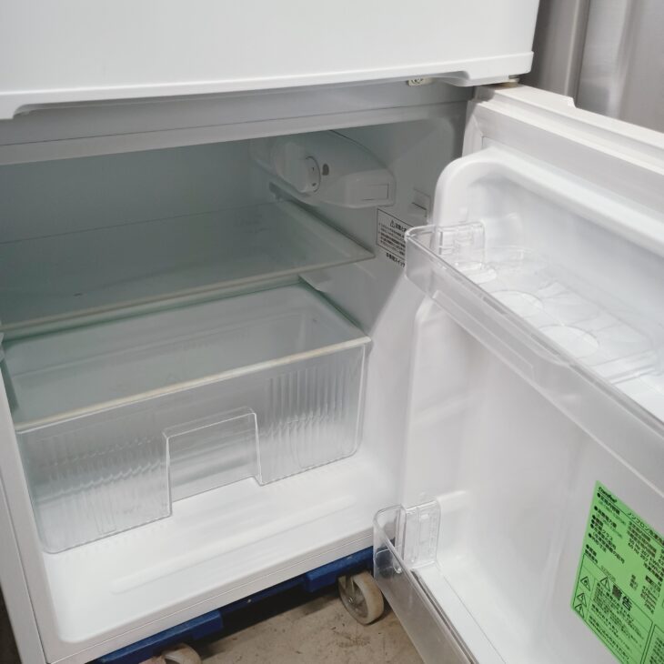 東京都中央区へComfee冷蔵庫 RCT90WH/E 2024年製 きれいな状態のため