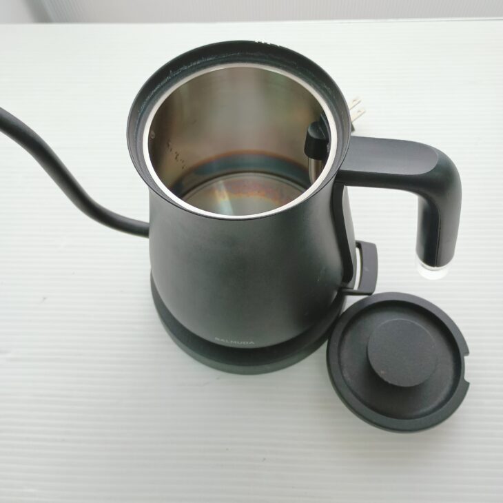 北区でBALMUDA 電気ケトル K02A-BK 使用感ありのため適正価格で買取